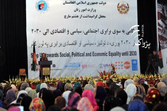 حکومت نگذارد که دستاوردهای یک دهۀ گذشته و حقوق زنان از بین برود